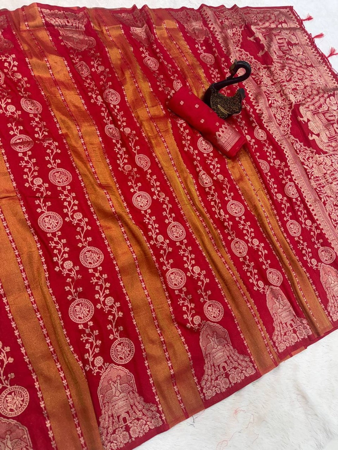 Peachmode Red Georgette Zari Woven Saree - Image 6