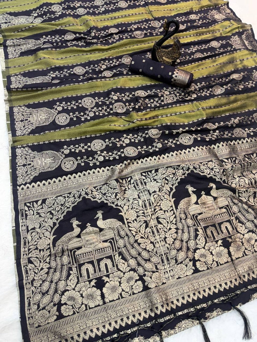 Peachmode Black Georgette Zari Woven Saree - Image 4