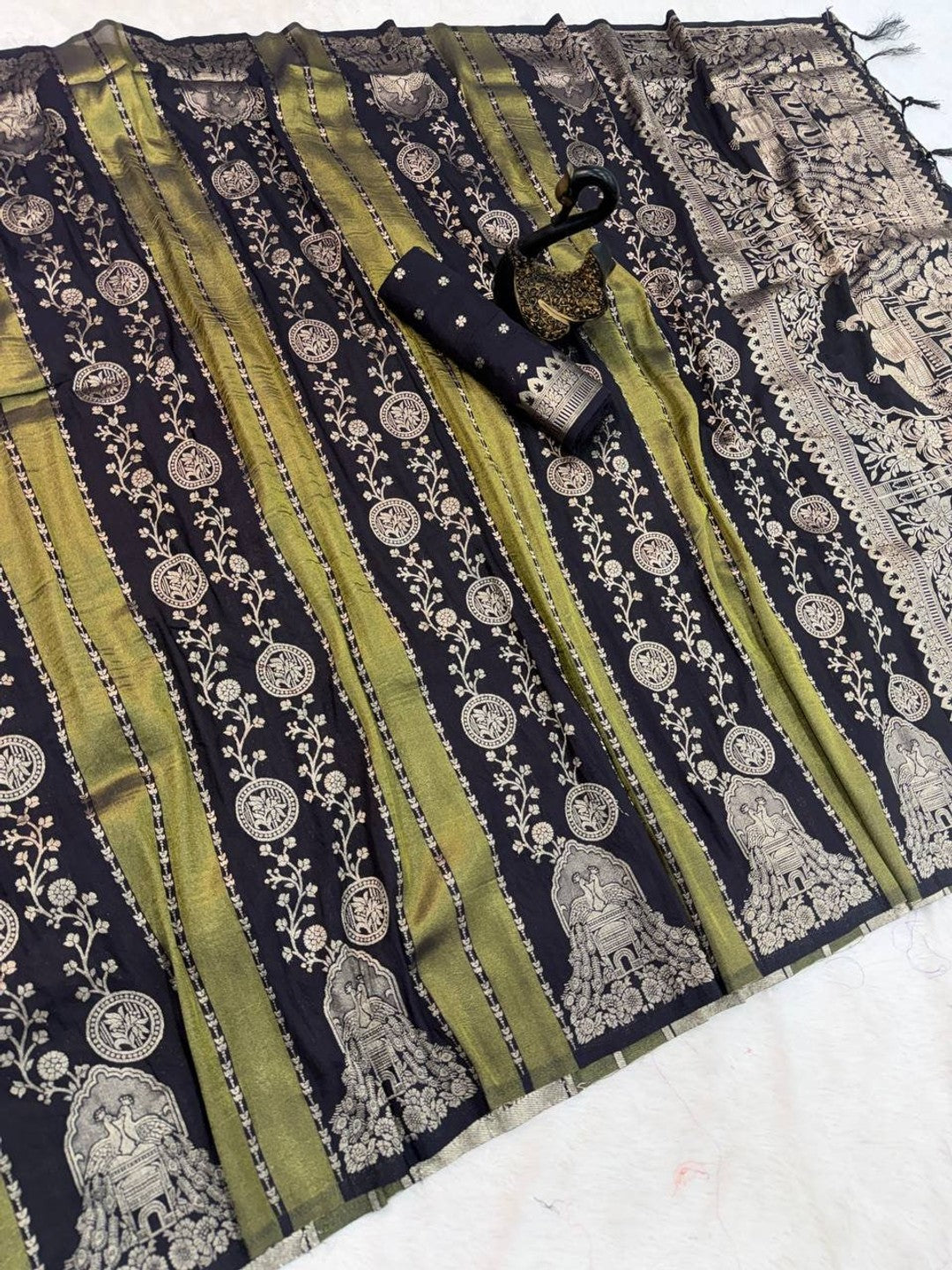 Peachmode Black Georgette Zari Woven Saree - Image 6