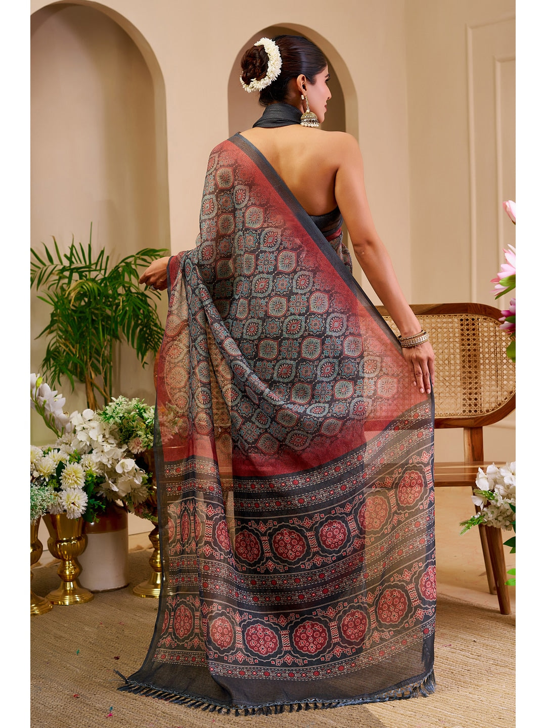 Peachmode Red & Grey Pure Cotton Saree - Image 4