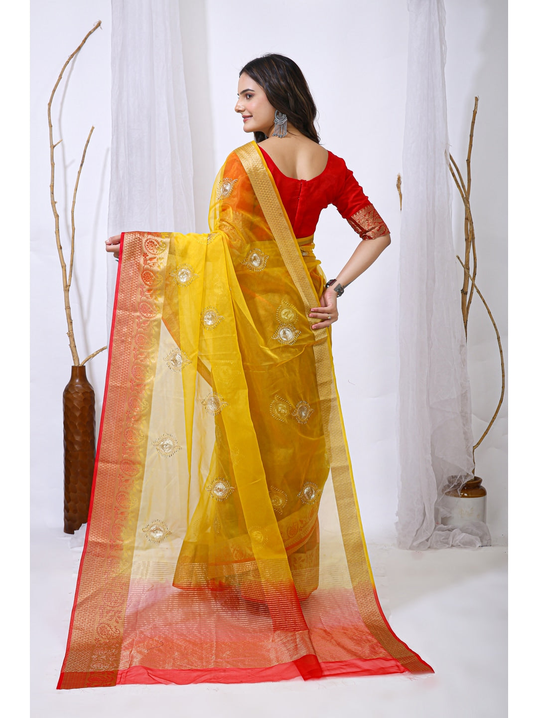 Peachmode Yellow Sequins Jacquard Kanchipuram Organza Saree - Image 5