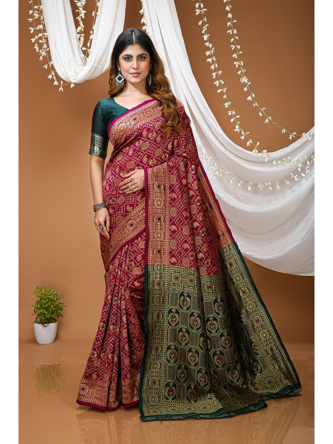 Peachmode Maroon Jacquard Woven Kanchipuram Silk Saree - Image 1