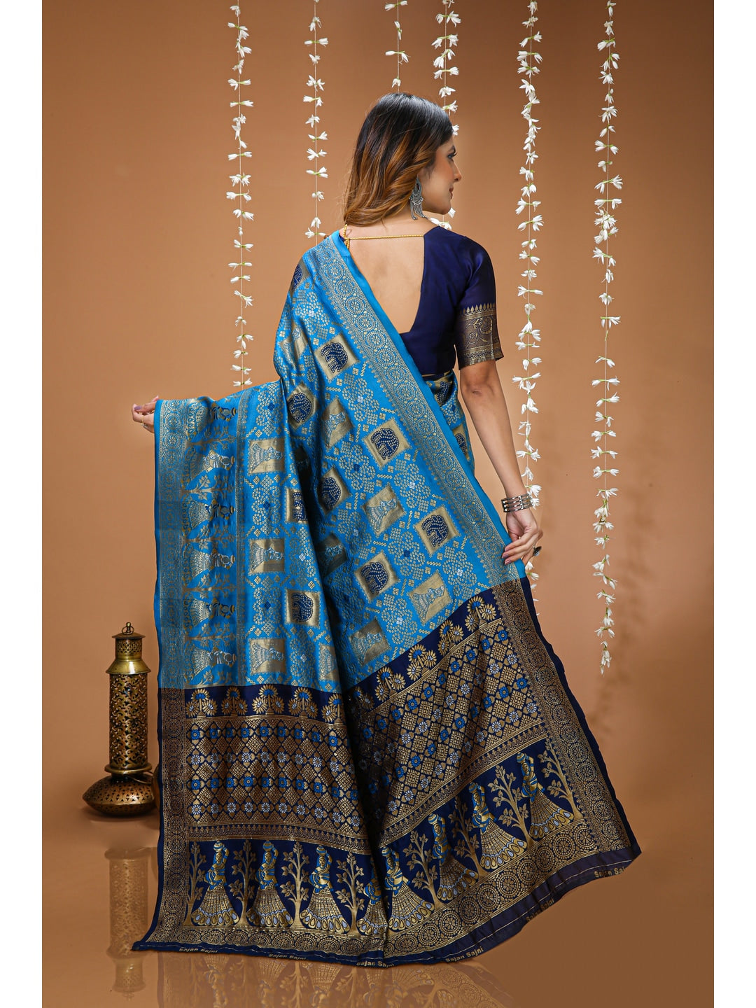 Peachmode Ferozi Jacquard Woven Soft Lichi Silk Kanchipuram Saree - Image 3