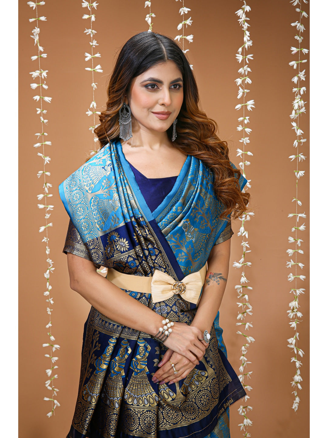 Peachmode Ferozi Jacquard Woven Soft Lichi Silk Kanchipuram Saree - Image 5