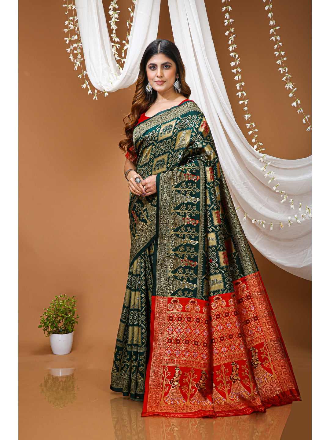 Peachmode Green Jacquard Woven Soft Lichi Silk Kanchipuram Saree - Image 2