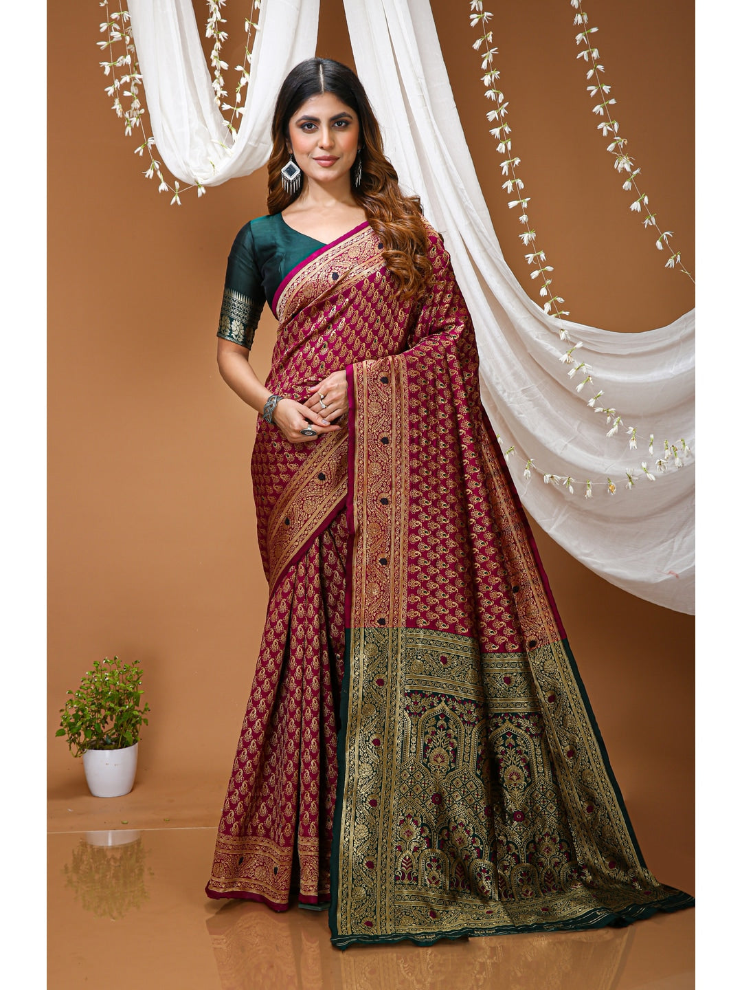 Peachmode Wine Jacquard Woven Soft Silk Kanchipuram Saree - Image 1
