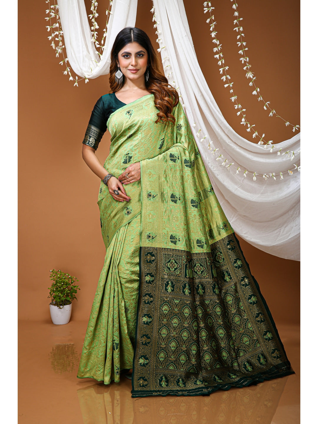 Peachmode Green Heritage Jacquard Buta Soft Lichi Silk Saree - Image 1