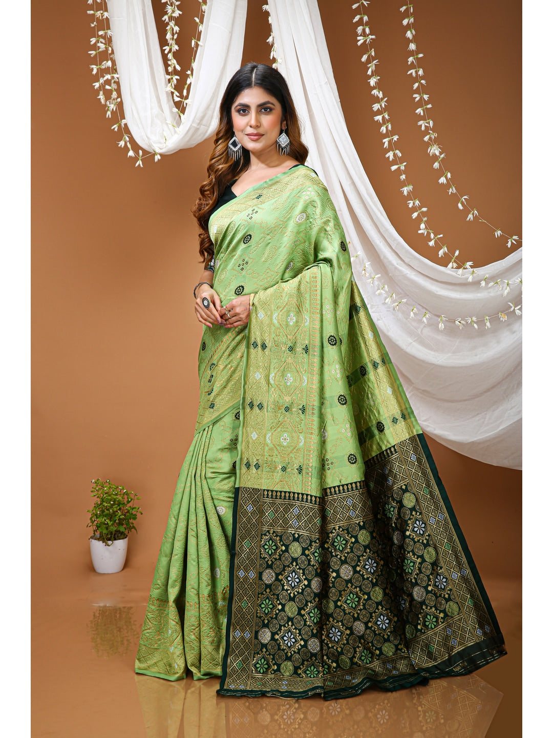 Peachmode Aqua Heavy Pallu Soft Lichi Silk Kanchipuram Saree - Image 2