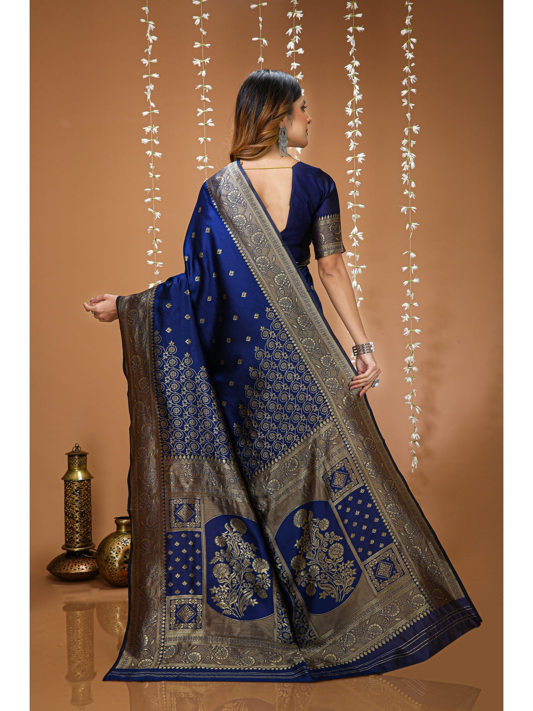 Peachmode Navy Blue Grand Pallu Soft Lichi Silk Saree - Image 3