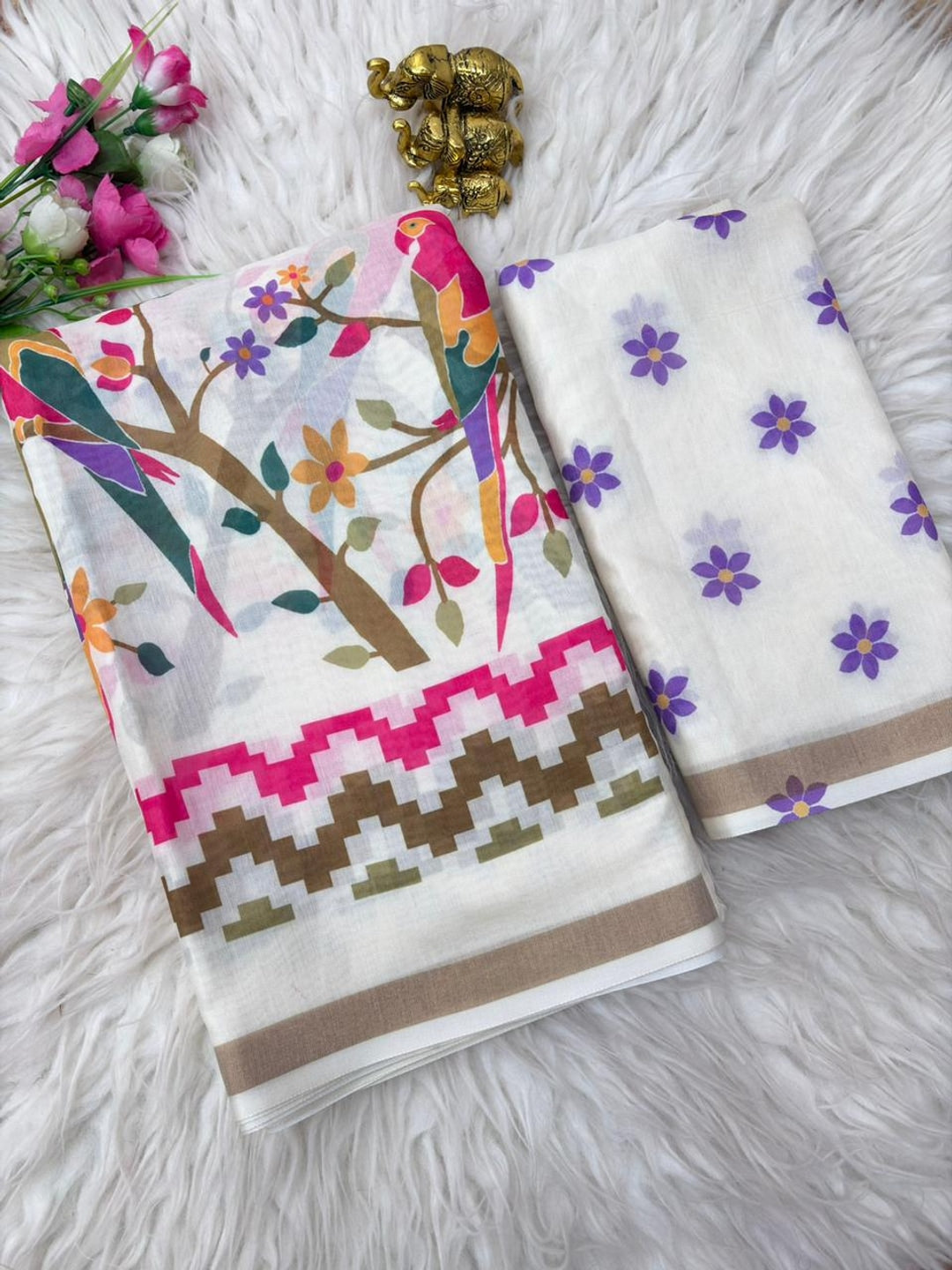 Peachmode Off White Digital Printed Mul Cotton Saree - Image 2