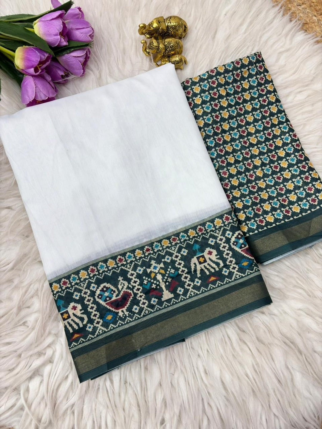 Peachmode White Digital Printed Mul Cotton Saree - Image 2