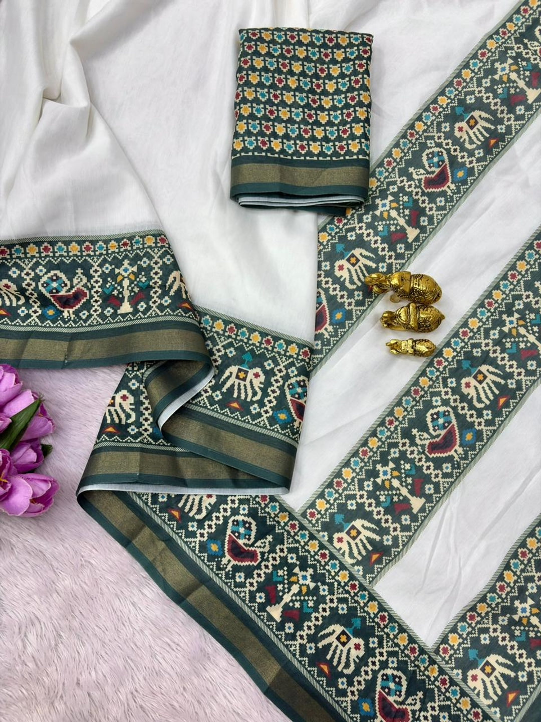 Peachmode White Digital Printed Mul Cotton Saree - Image 3