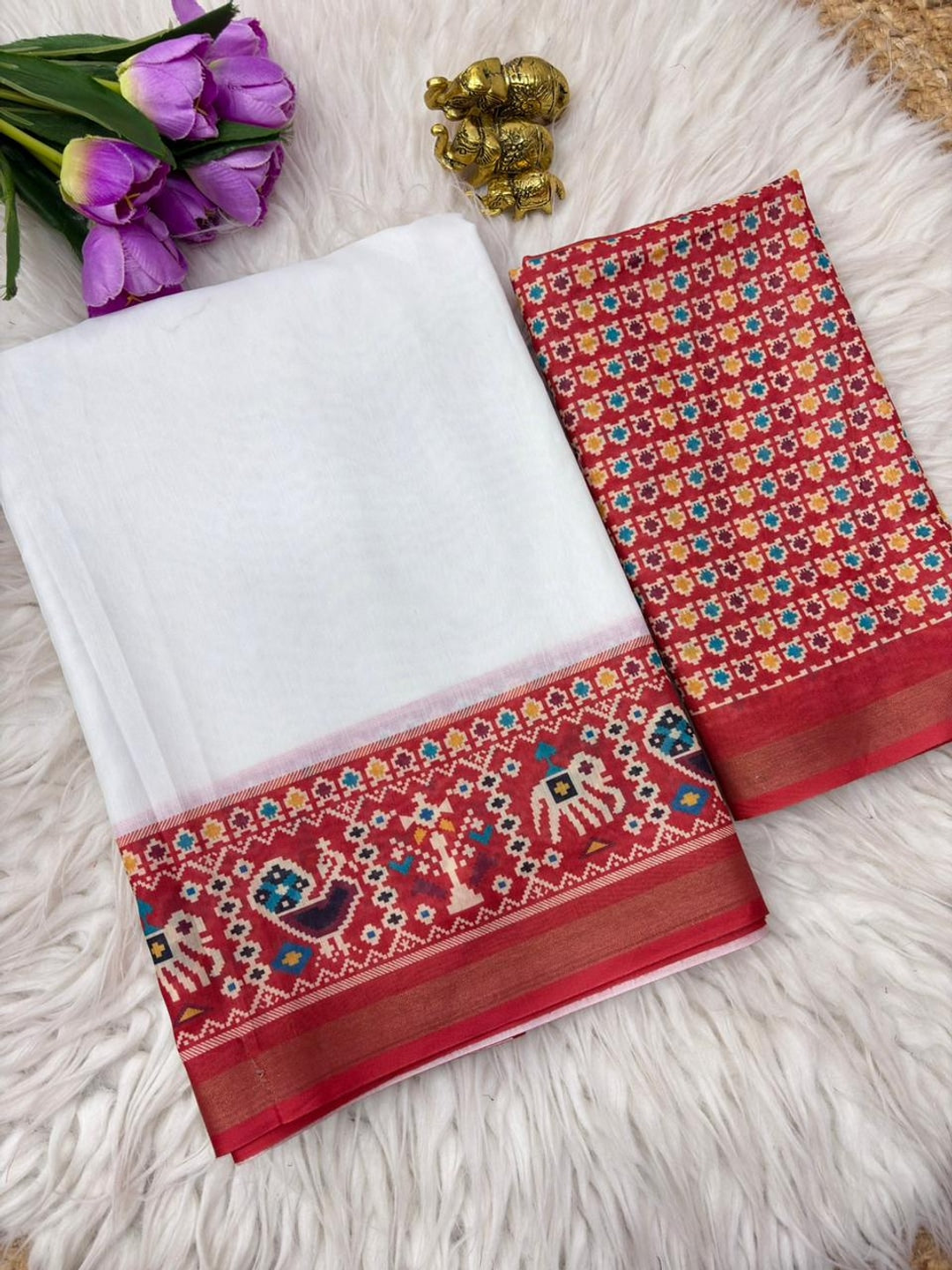 Peachmode White Digital Printed Mul Cotton Saree - Image 2