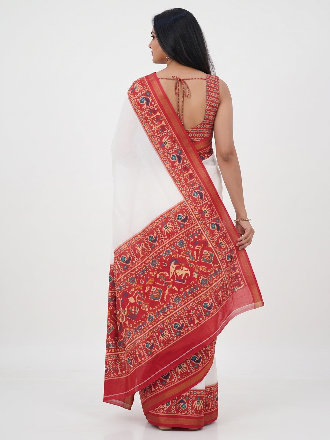 Peachmode White Digital Printed Mul Cotton Saree - Image 3