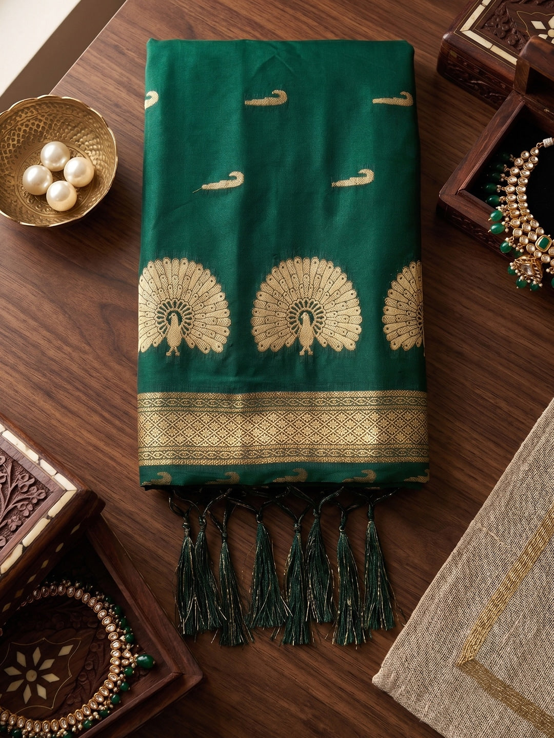 Peachmode Green Soft Silk Woven Saree - Image 4
