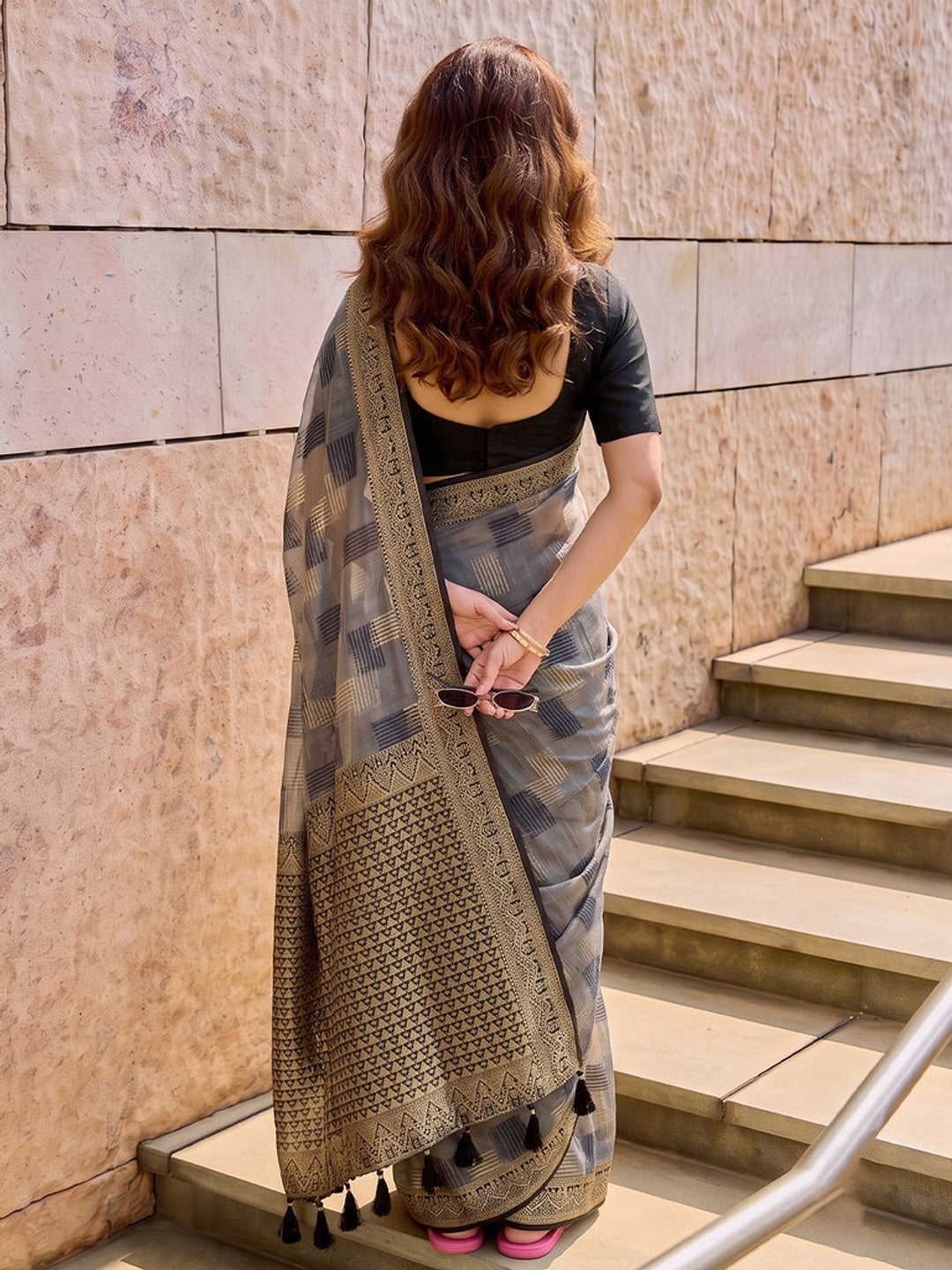 Peachmode Grey Linen Cotton Woven Saree - Image 3