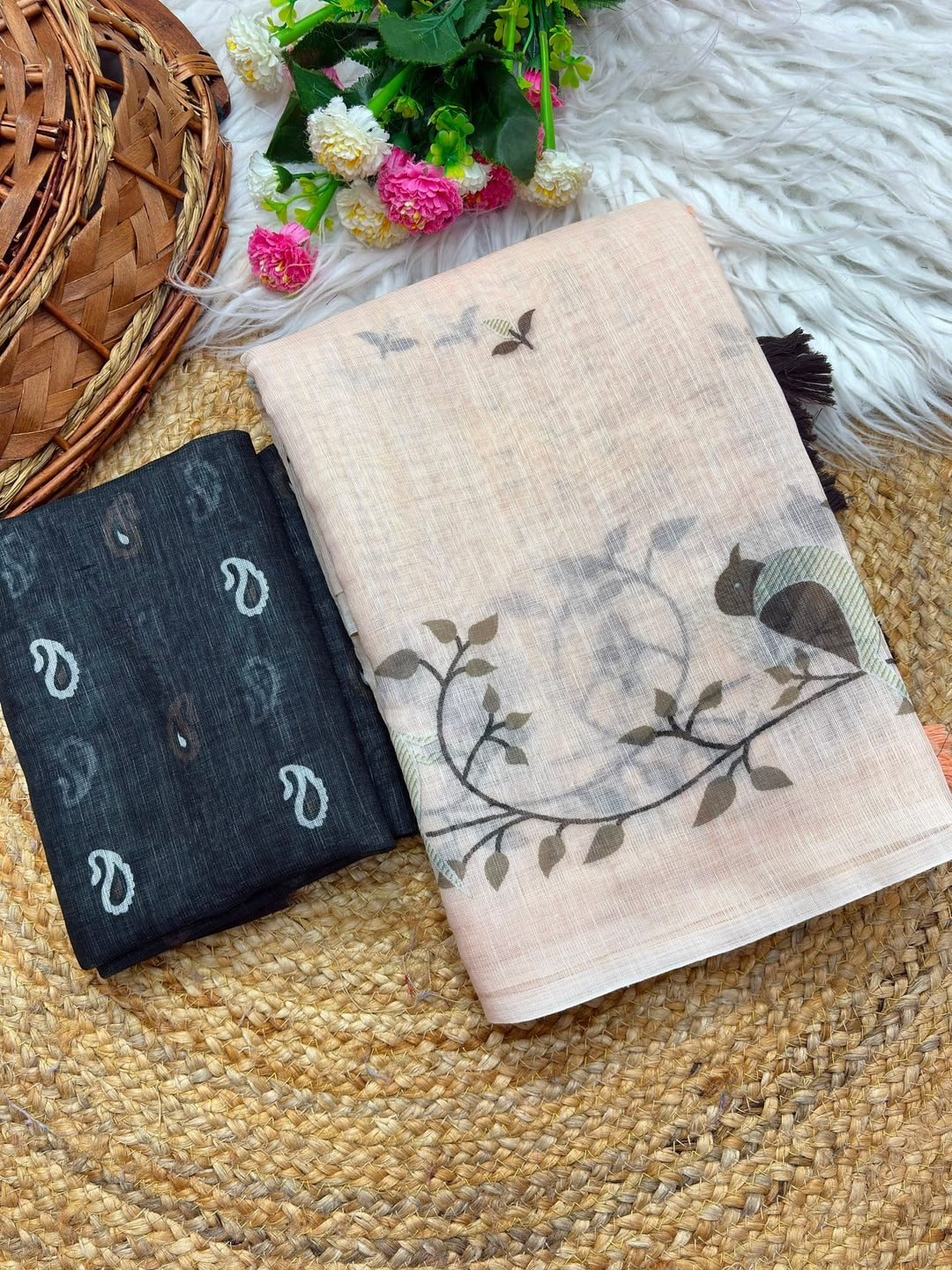 Peachmode Cream Floral Border Linen Cotton Saree - Image 4