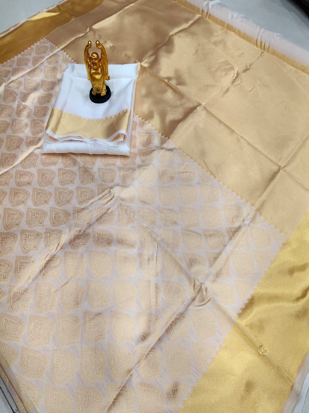 Peachmode Cream Zari Woven Kanjivaram Soft Silk Saree - Image 5