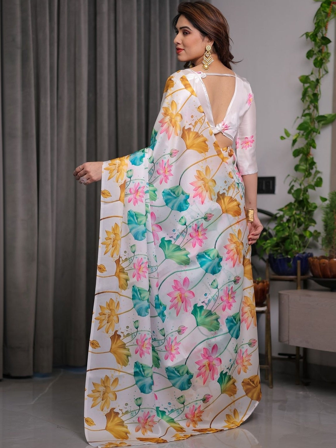 Peachmode Multicolor Floral Print Soft Georgette Saree - Image 2