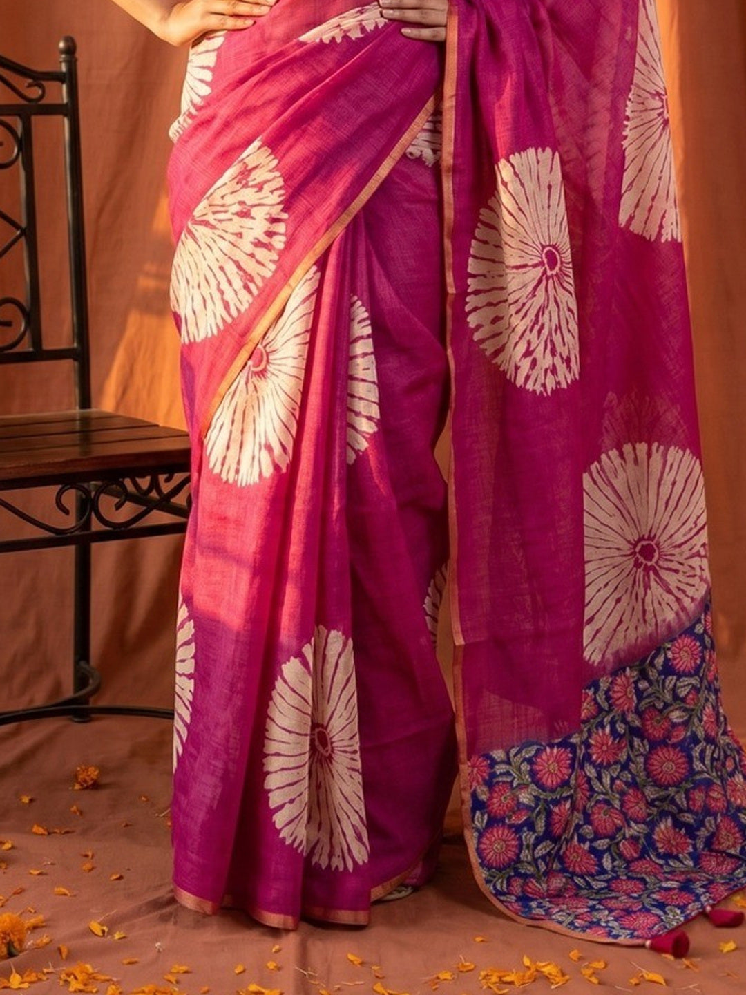 Magenta Linen Saree with White Abstract Design Lightweight Comfortable Outfit - Image 1
