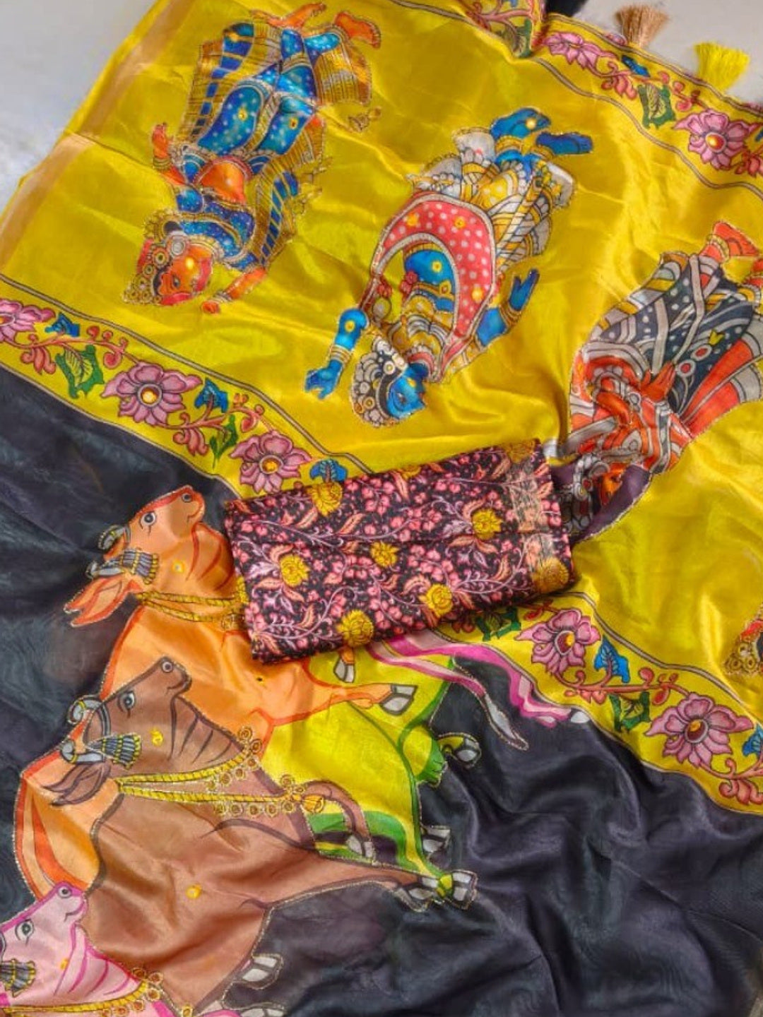 Exquisite Printed Black Linen Saree with Vibrant Border - Image 2