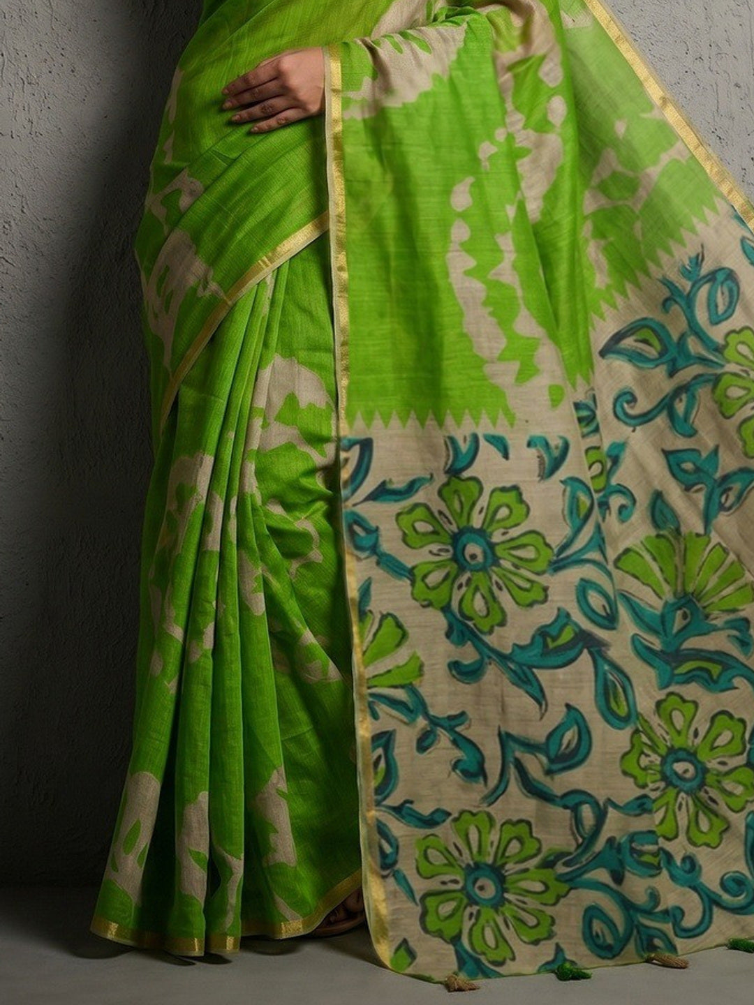Elegant Green Abstract Print Linen Saree with Floral Blouse - Image 3