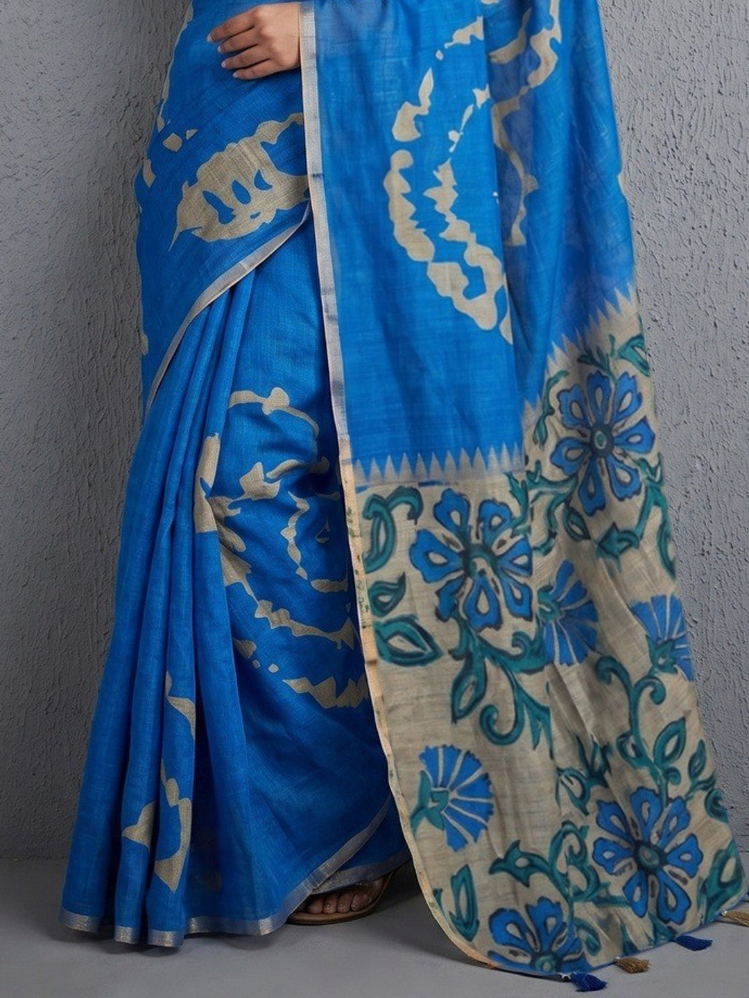 Elegant Blue Abstract Print Linen Saree with Floral Blouse - Image 3
