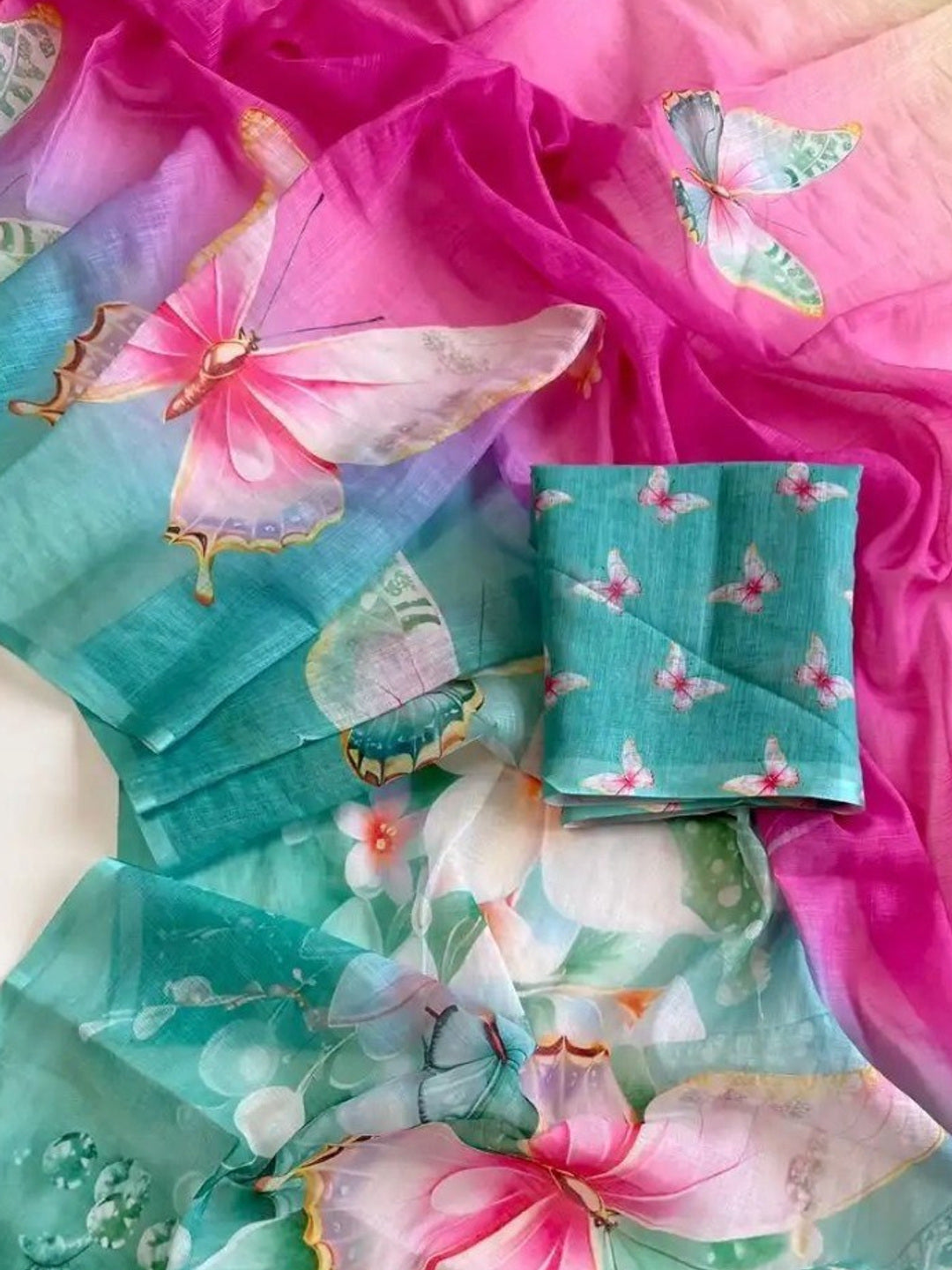 Classic Multicolor Elegant Ombre Saree With Floral Digital Print & Butterfly Motif Detailing - Image 3