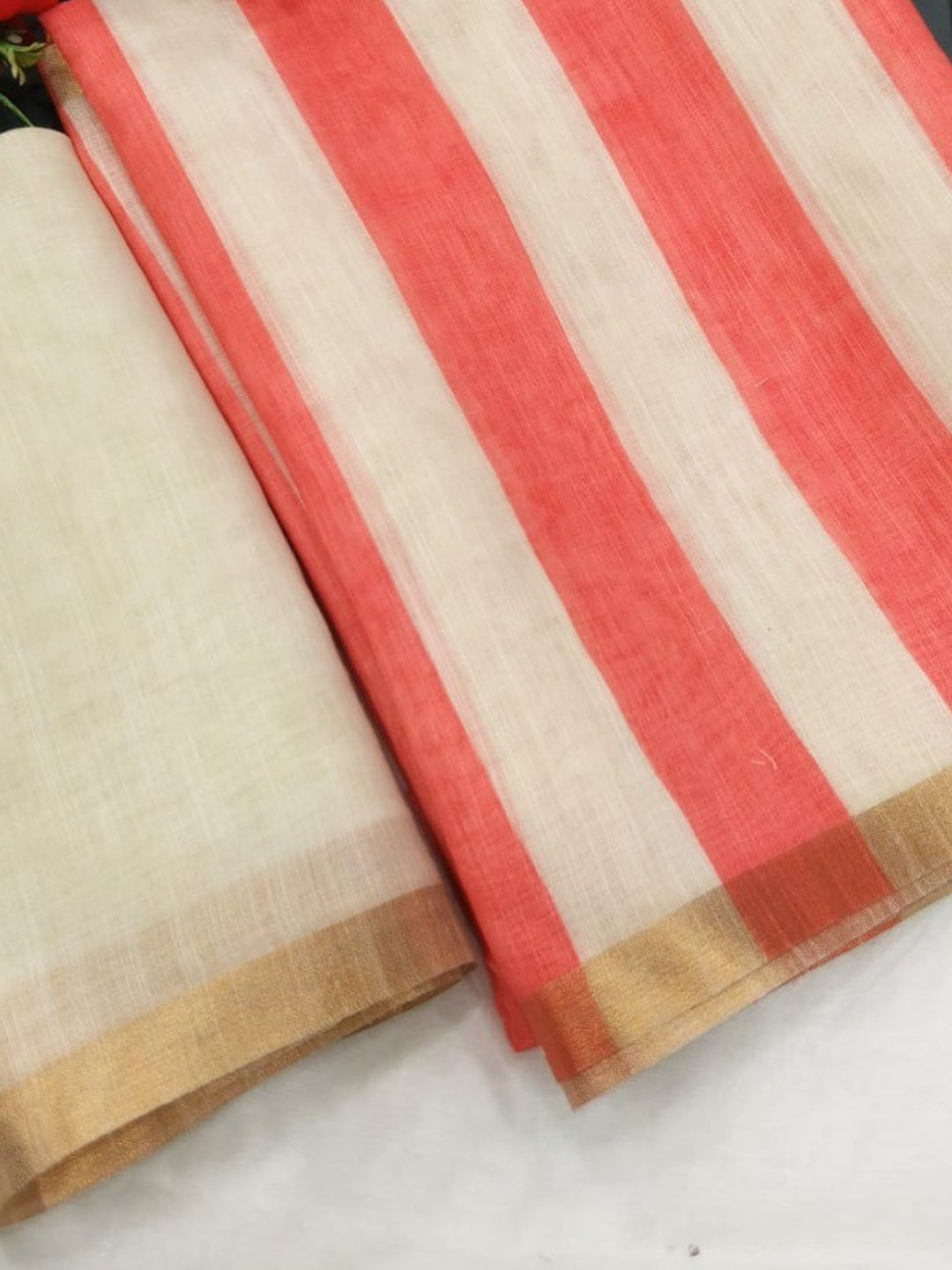 Lightweight Peach Linen Saree with Stylish Striped Motif Design - Image 3