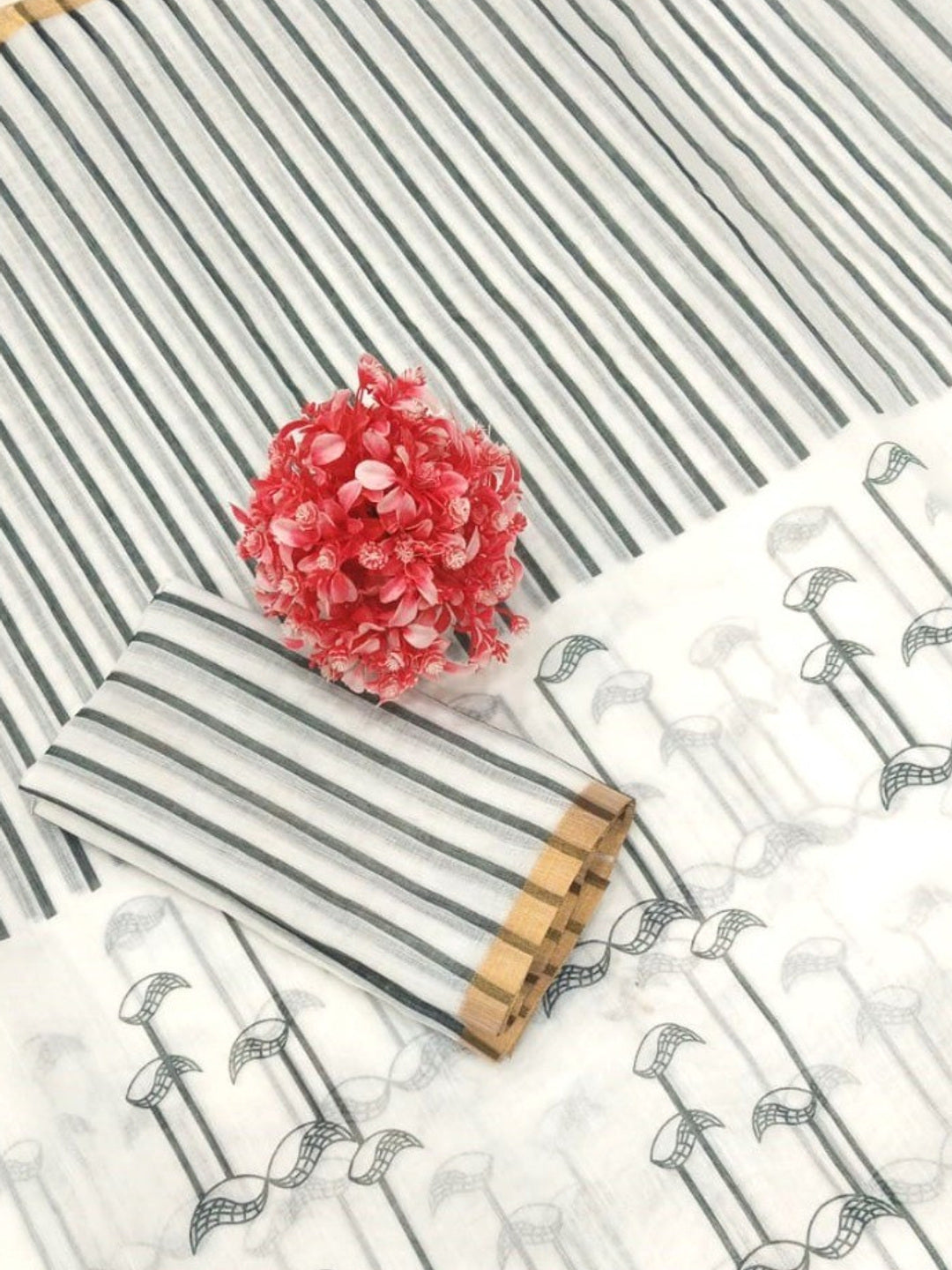 Elegant White Linen Saree with Striped Pallu and Zari Border - Image 3
