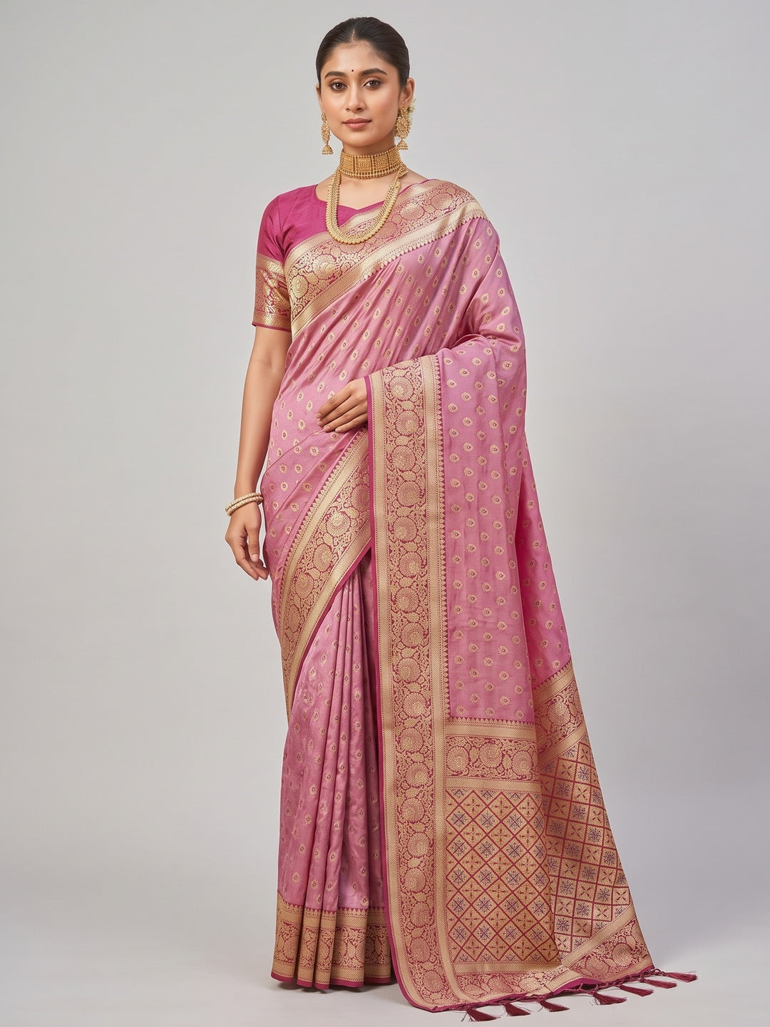 Exquisite Pink Floral Zari Woven Banarasi Silk Saree With Rich Tassels Pallu - Image 3