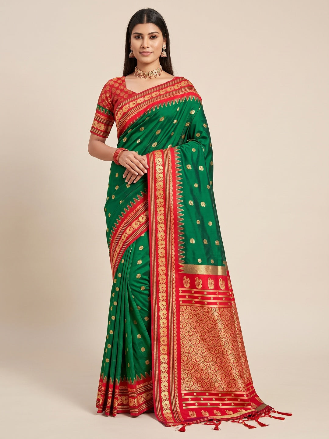 Elegant Green Ethnic Motifs Zari Silk Blend Saree for Festive Occasions - Image 3