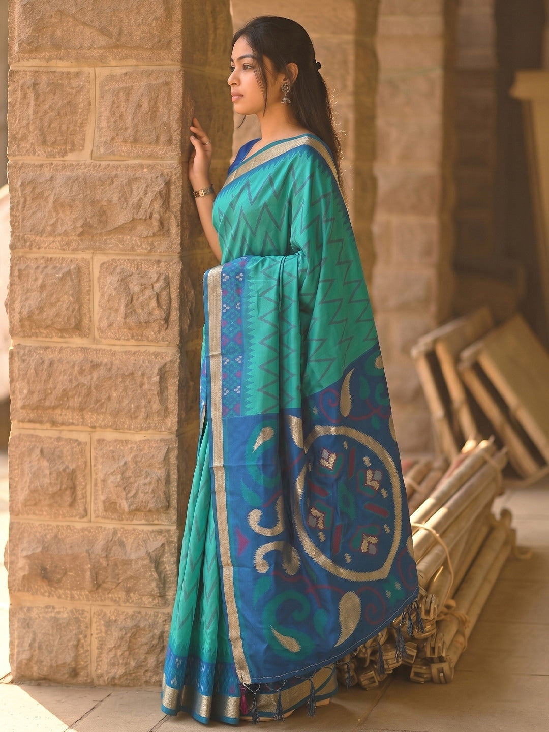 Peachmode Sea Green Soft Silk Woven Saree - Image 3