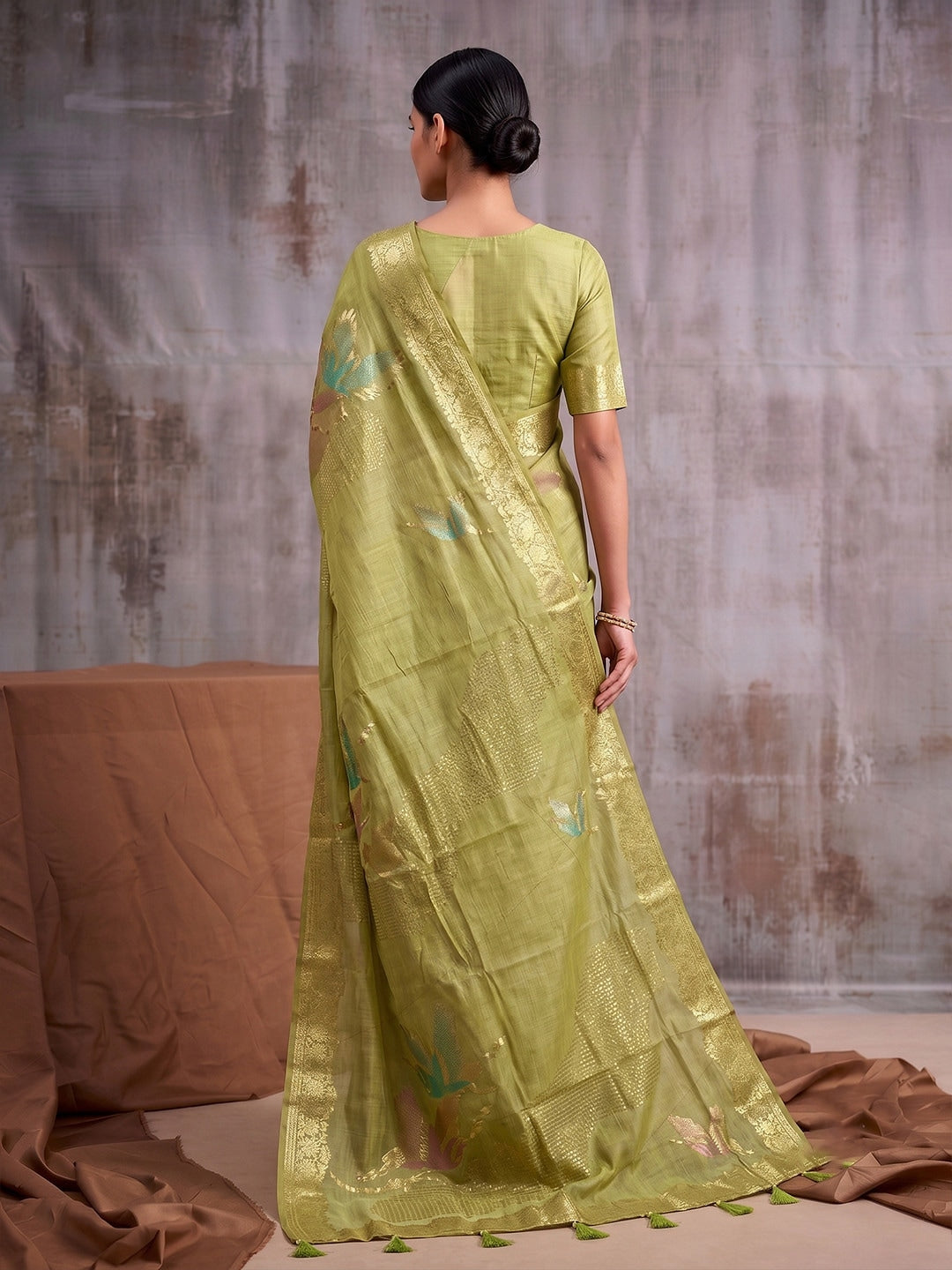 Peachmode Light Green Linen Cotton Woven Saree - Image 3