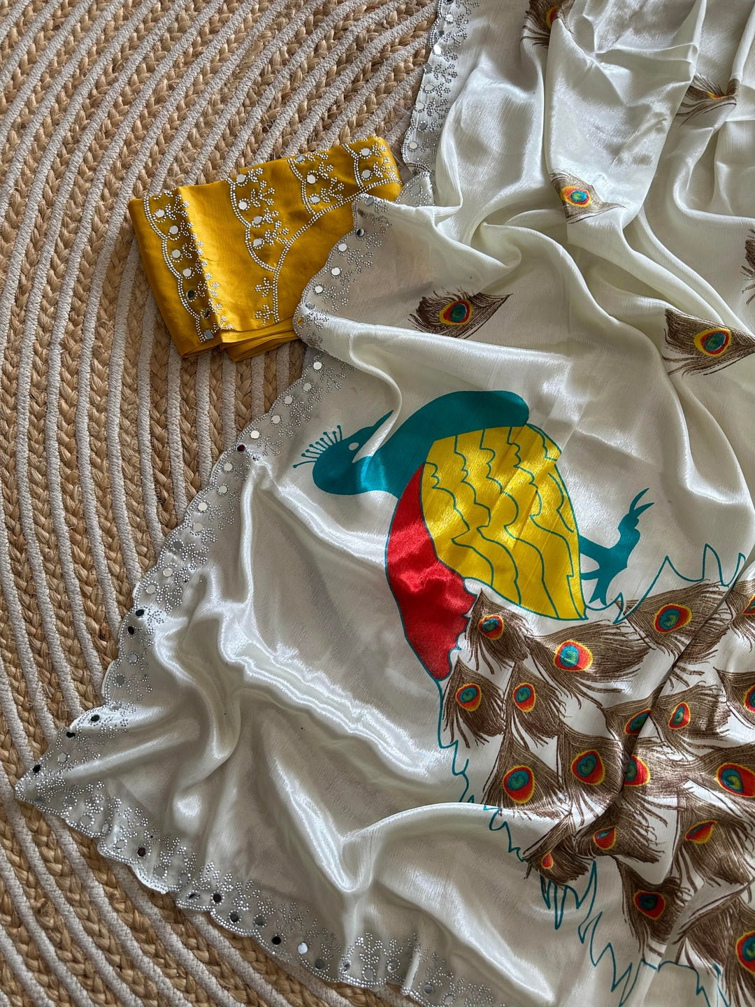 Peachmode Cream Peacock Printed Silk Chinon Saree - Image 4