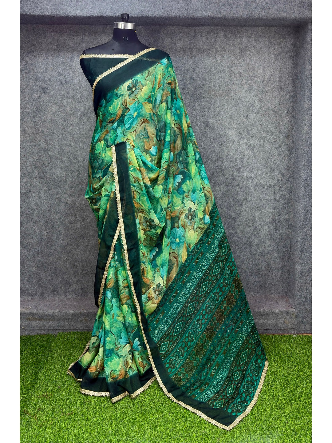 Peachmode Green Floral Printed Georgette Saree - Image 4