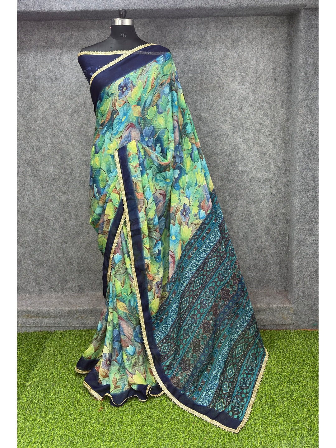 Peachmode Rama Green Floral Printed Georgette Saree - Image 4