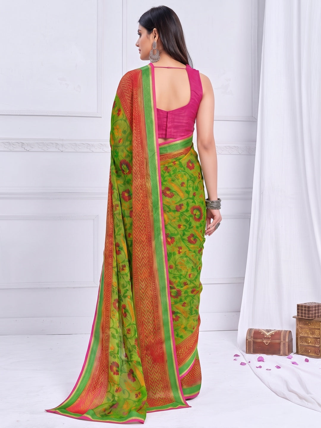Green Floral Printed Chiffon Saree - Image 3