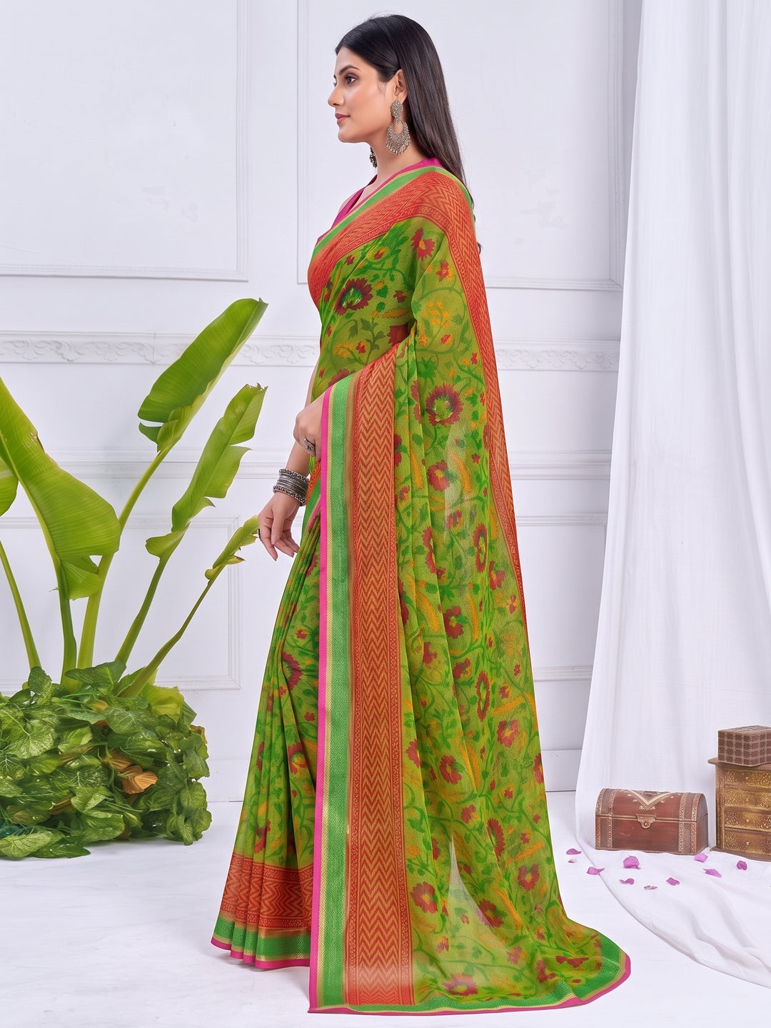 Green Floral Printed Chiffon Saree - Image 4