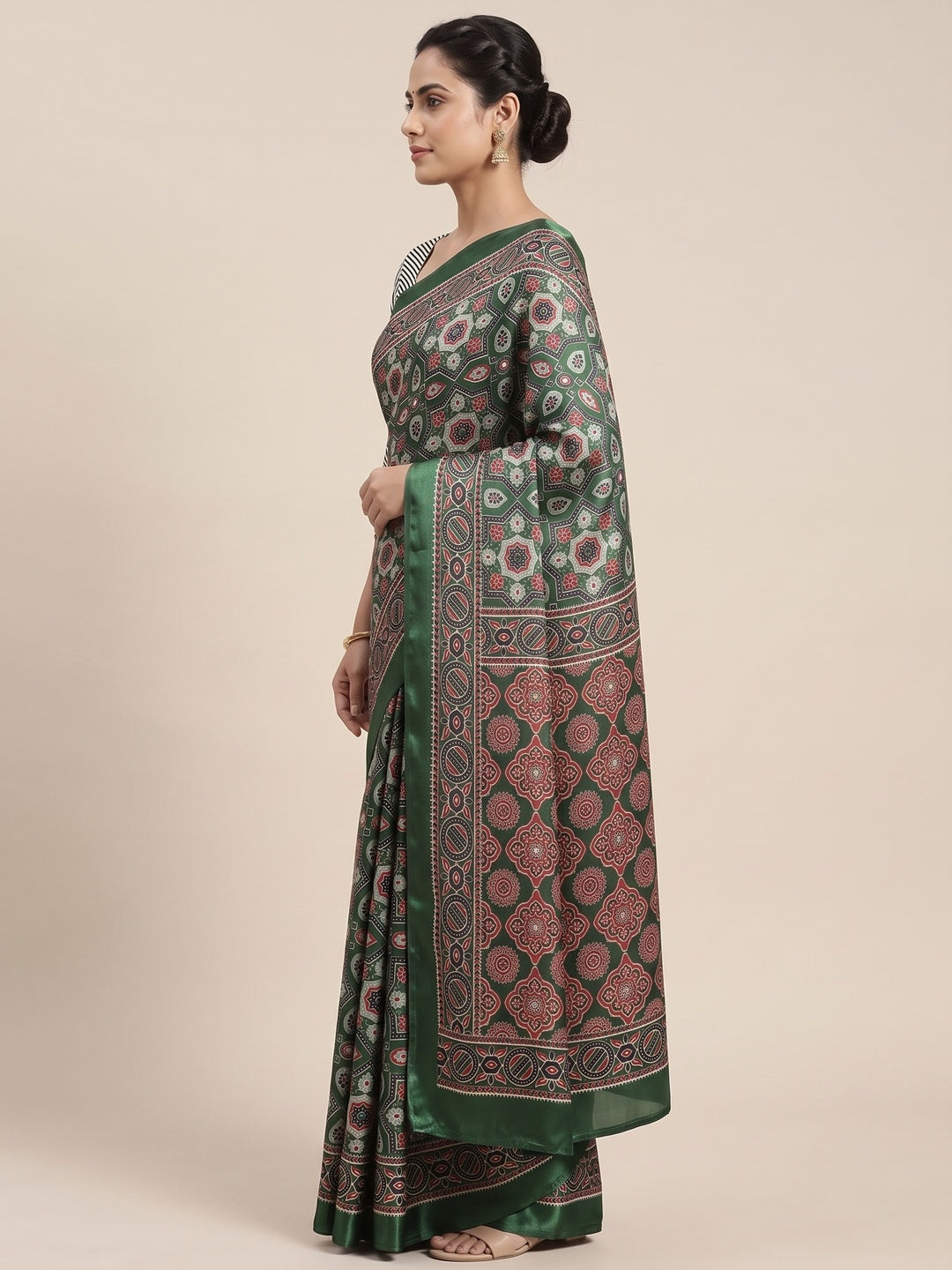 Modern Style Green Ajrakh Printed Crepe Silk Saree for Elegant Party Occasions - Image 3