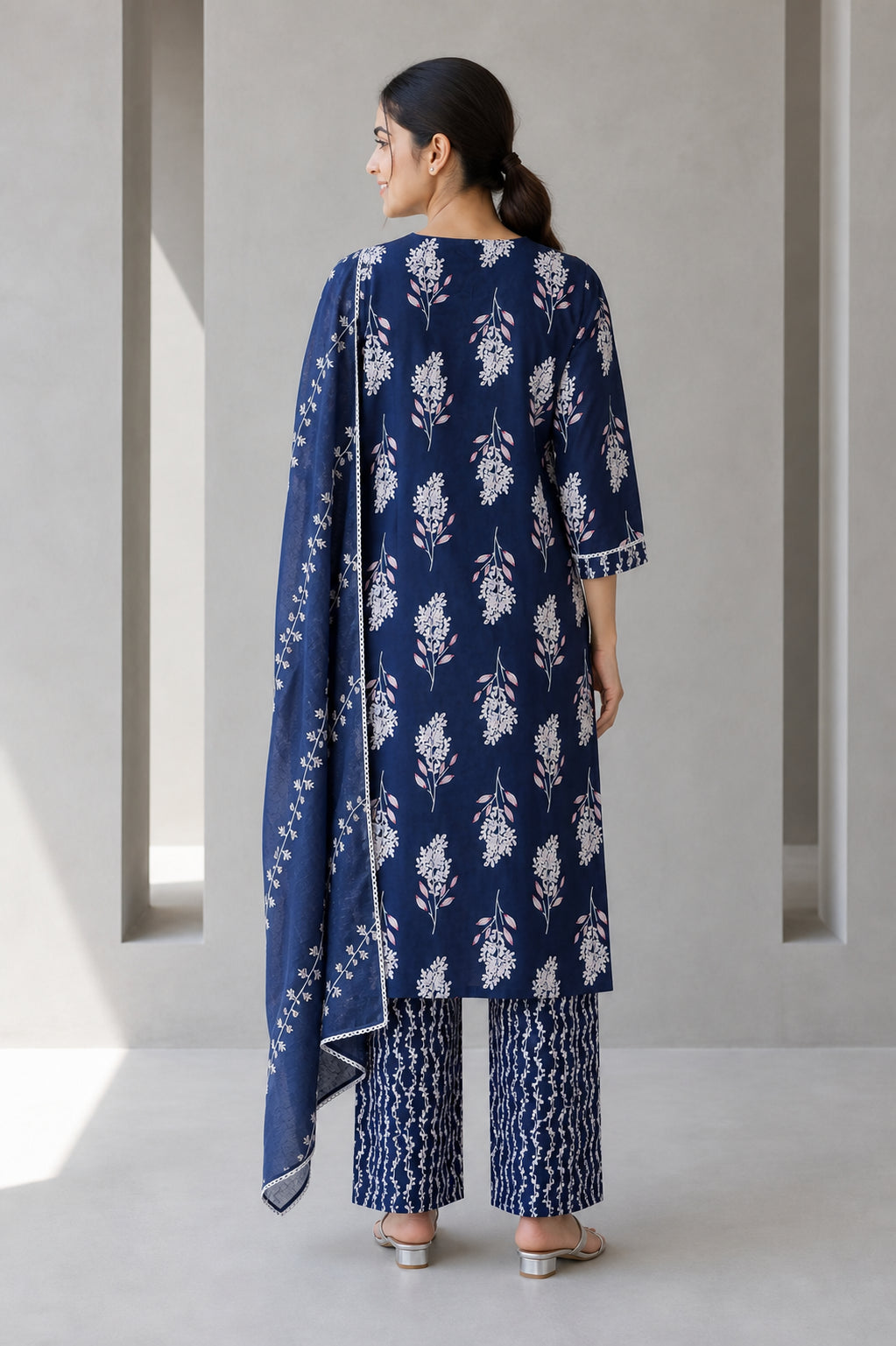 Peachmode Navy Blue Pure Cotton Floral Printed Salwar Suit - Image 4