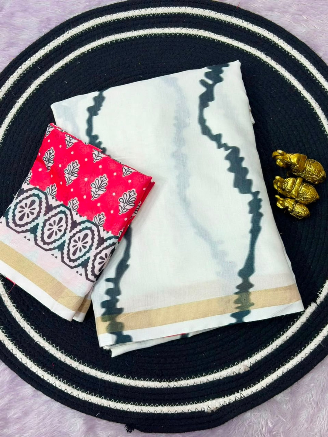 Peachmode Offwhite Leheriya Kalamkari Mul Cotton Saree - Image 2