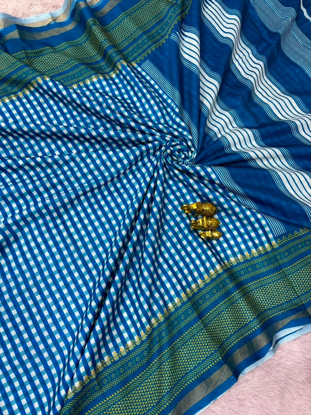 Peachmode Rama Blue Checkered Mul Cotton Saree - Image 3