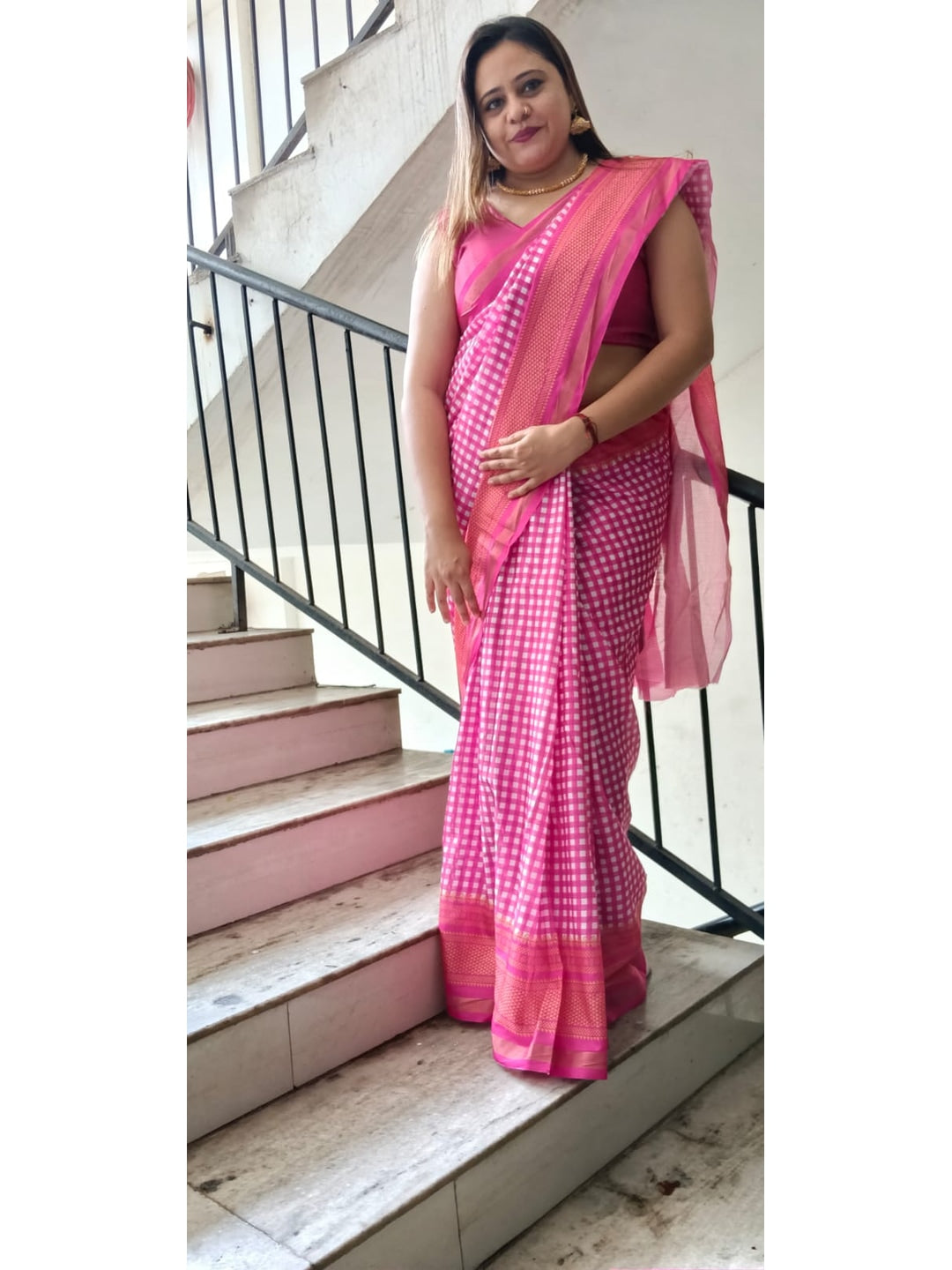 Peachmode Pink Checkered Mul Cotton Saree - Image 2