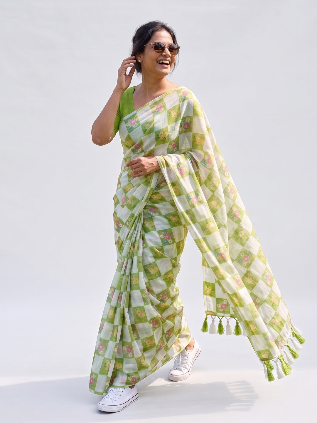 Elegant Green Checked Linen Saree with Floral Prints - Image 7