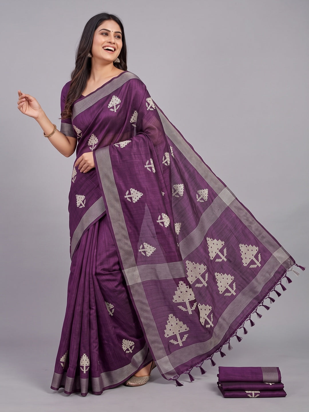 Purple Embroidered Art Silk Saree Adorned with Classic Zari Weaving Details - Image 4