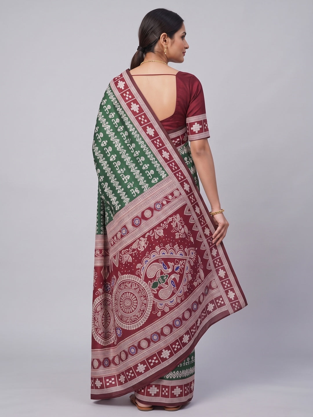 Green Weaving Cotton Silk Saree With Contrasting Floral & Peacock Design Pallu - Image 3