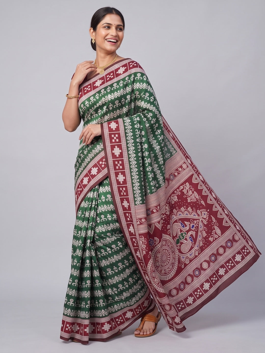 Green Weaving Cotton Silk Saree With Contrasting Floral & Peacock Design Pallu - Image 5