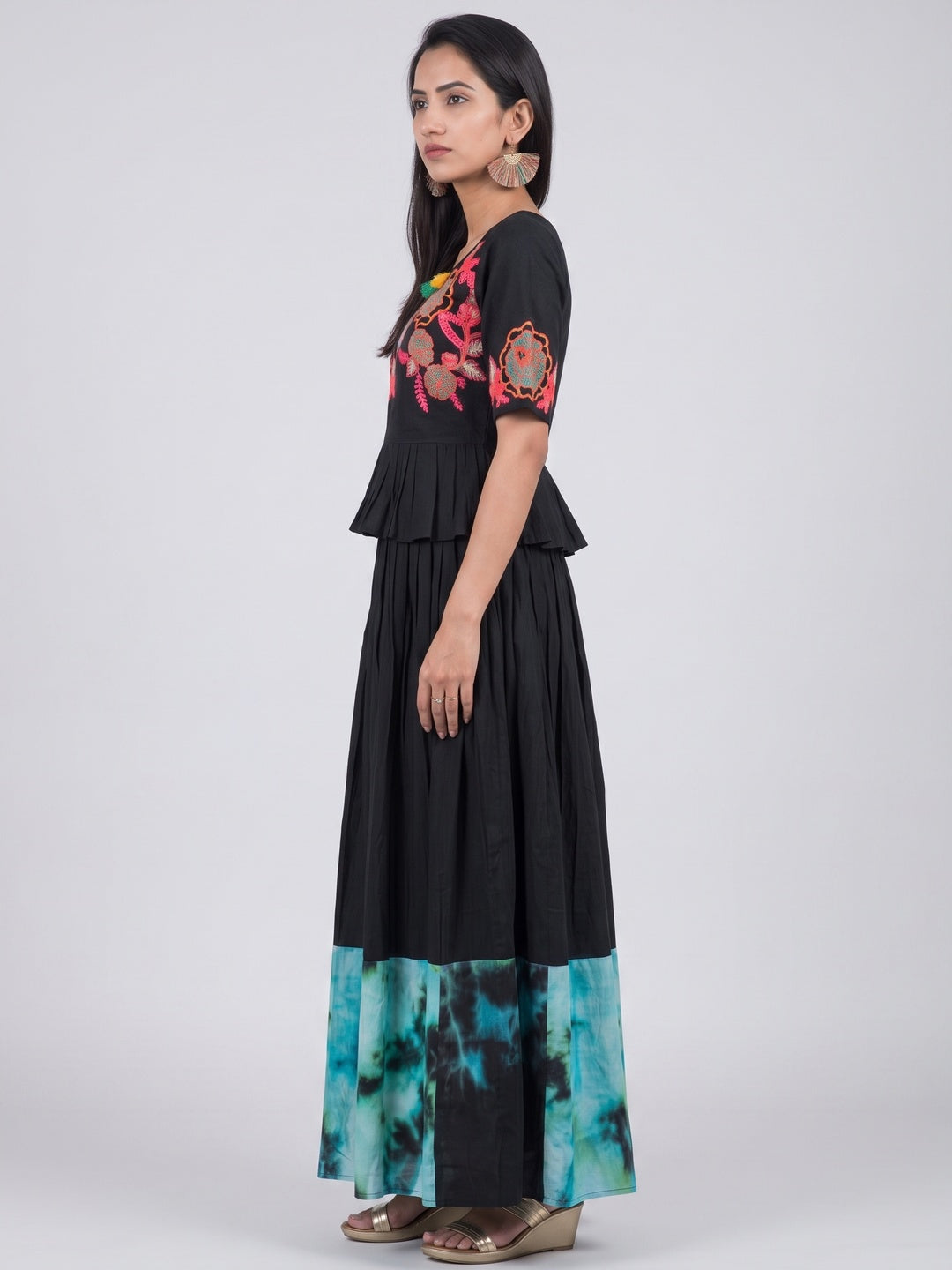 Black Floral Embroidered Linen Kurti Set - Image 3