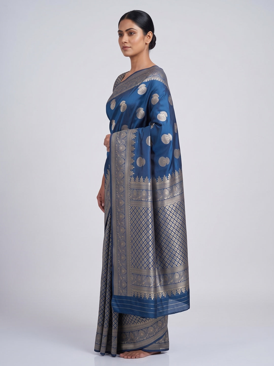 Morpich Blue Floral Woven Lichi Banarasi Silk Saree - Image 3
